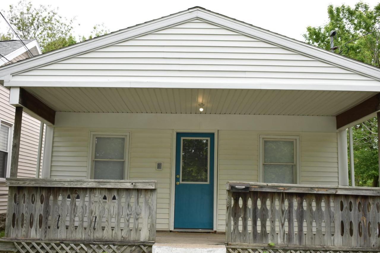 Cozy 2 Bedroom House Adrian Exterior photo
